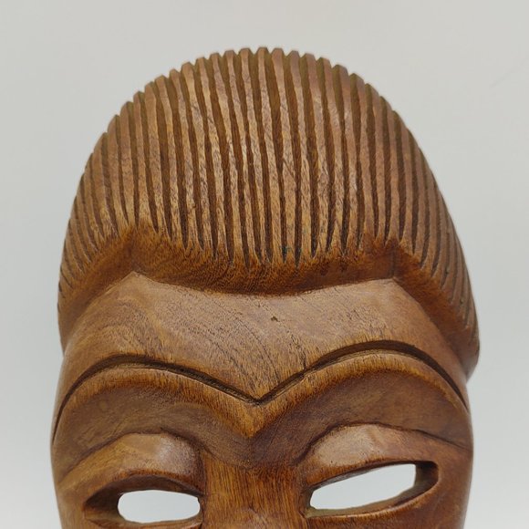 African Wall Mask - Picture 4 of 11